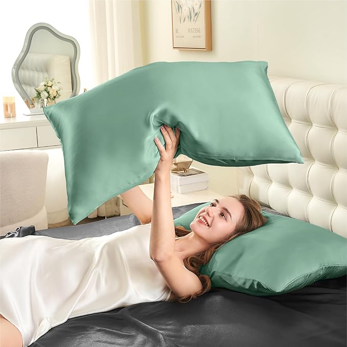 INFIIXSO Mulberry Silk Pillowcase for Hair and Skin, Silk Pillow Cases Standard Size with Hidden Zipper 20x26 Inches, Super Smooth and Soft Cooling Pillow Cases for Hot Sleepers(Mint Green, 1 Pack)