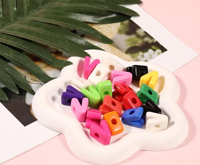40 PCS Letter Beads 3D Acrylic 21mm x 15mm V Loose for Jewelry Making Bracelet Necklaces Keychain Phone Bag Chain Key Chains(Mixed Color V)