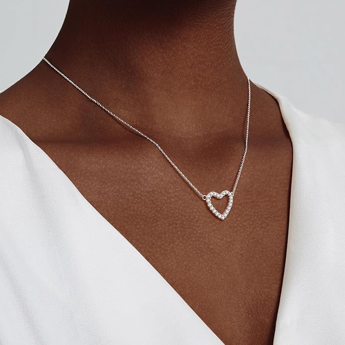 Airmb Cute Heart Necklace for Women Gold/Silver Plated Heart Pendant Choker Necklaces Tendy Love Heart Chain Necklace Dainty Gold/Silver Necklace Jewelry Gifts for Women