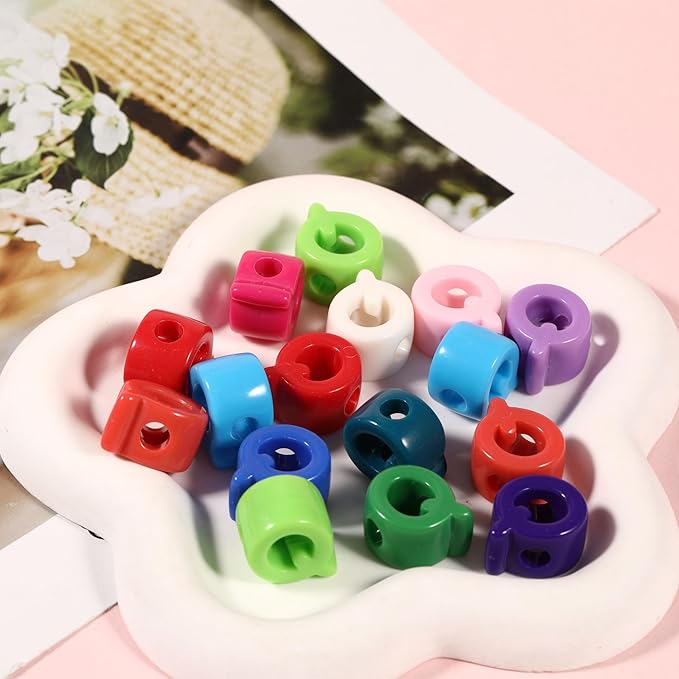 40 PCS Letter Beads 3D Acrylic 22mm x 18mm Q Loose for Jewelry Making Bracelet Necklaces Keychain Phone Bag Chain Key Chains(Mixed Color Q)