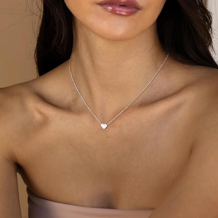 Airmb Cute Heart Necklace for Women Gold/Silver Plated Heart Pendant Choker Necklaces Tendy Love Heart Chain Necklace Dainty Gold/Silver Necklace Jewelry Gifts for Women