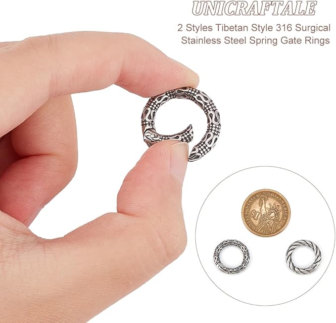 UNICRAFTALE 2pcs 2 Styles Tibetan Style Spring Gate Rings Antique Silver Stainless Steel Textured Snap Clasps 19/22mm O Ring Clips Snap Hooks Keyring Buckle Clasps for Bag Purse Shoulder Strap