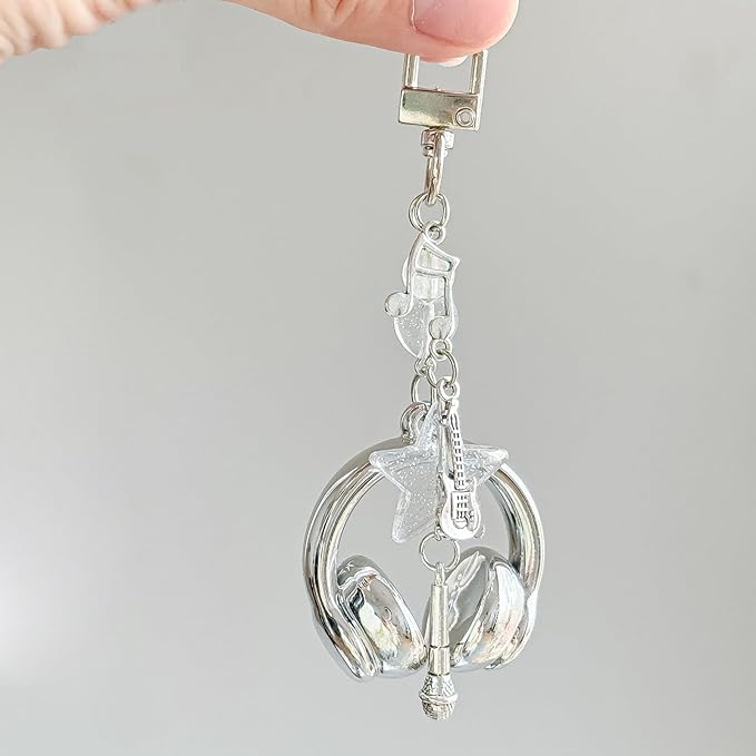 Music Keychain Y2K Guitar Star Keychain Purse Bag Charms for Handbags Backpacks Aesthetic Accessories Gifts for Women