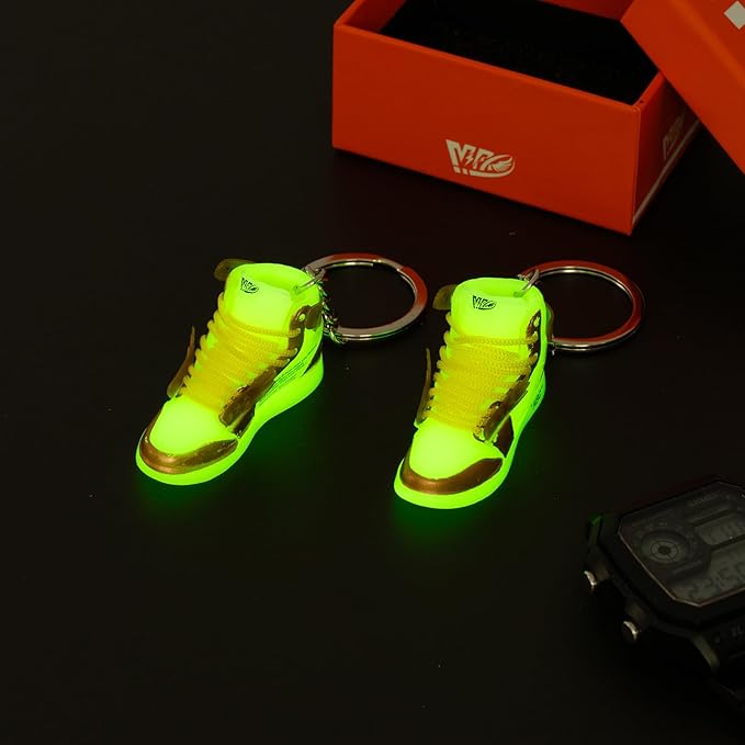 MPK 3D Mini Shoe Keychain,Sneaker Shoe lovers Keychainirthday Birthday Party Mystery Goodie Bag Prizes
