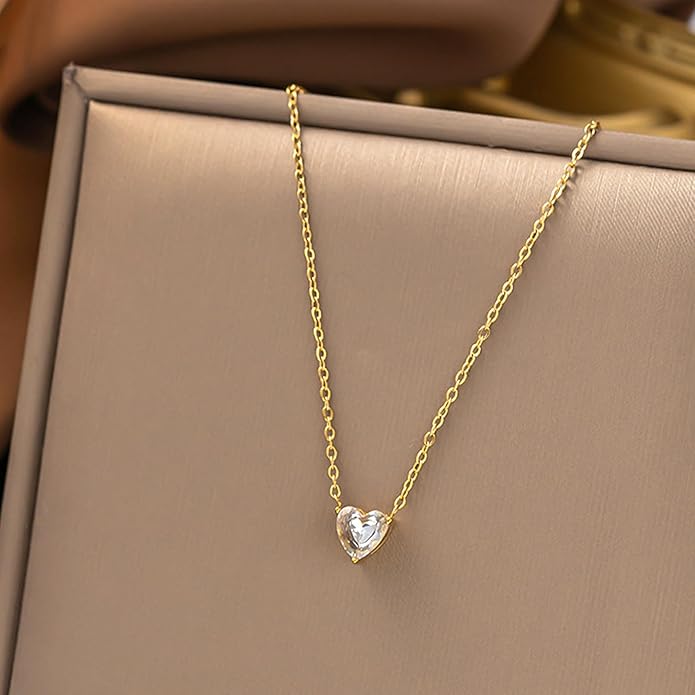 Airmb Cute Heart Necklace for Women Gold/Silver Plated Heart Pendant Choker Necklaces Tendy Love Heart Chain Necklace Dainty Gold/Silver Necklace Jewelry Gifts for Women