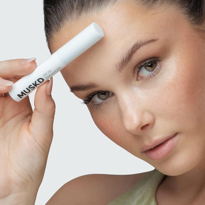 MUSKD Eyebrow Growth Serum - Best Eyebrow Serum for Women to Grow Brows Fast & Thicker - Hair Growth Enhancer - Natural, Vegan & Cruelty Free for Fuller, Nourished Look (3ML)