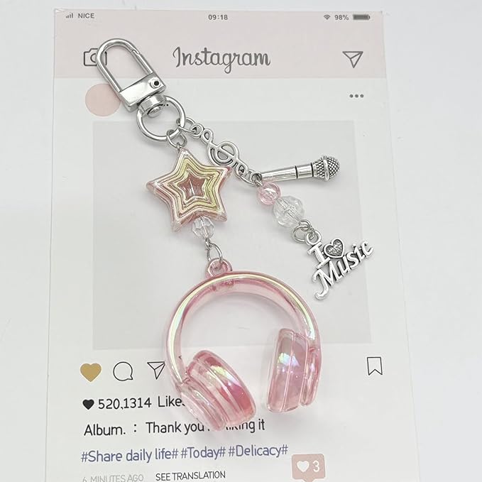 Music Keychain Y2K Guitar Star Keychain Purse Bag Charms for Handbags Backpacks Aesthetic Accessories Gifts for Women