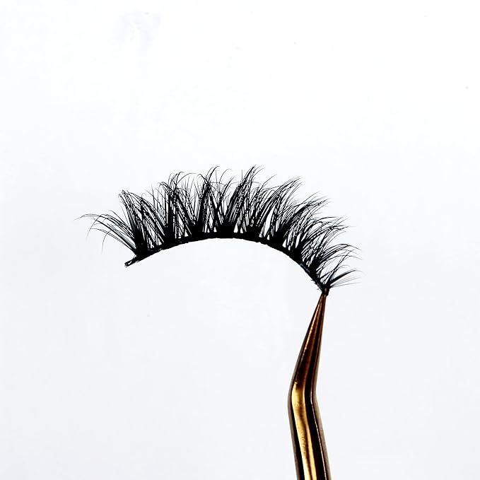 Pooplunch False Eyelashes Cat Eye Look Wispy Lashes Short Natural Crossed Extension Volume Fake Eyelashes 8D Faux Mink Strip Lashes 7 Pairs Pack