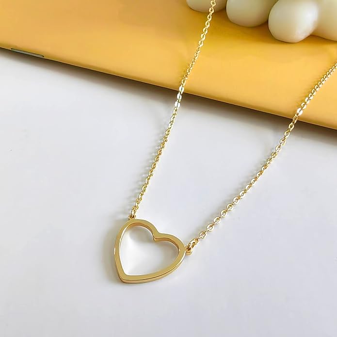 Airmb Cute Heart Necklace for Women Gold/Silver Plated Heart Pendant Choker Necklaces Tendy Love Heart Chain Necklace Dainty Gold/Silver Necklace Jewelry Gifts for Women
