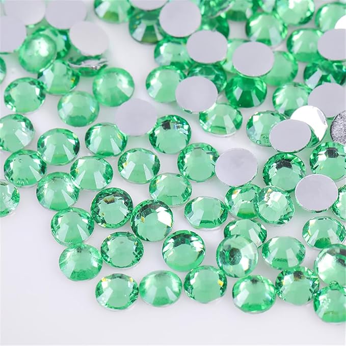 500 Pieces SS30 6mm Flatback Rhinestones Clear Glass Round Gems Crystals for Nail Art DIY Crafts Clothes Shoes Bags （Green）