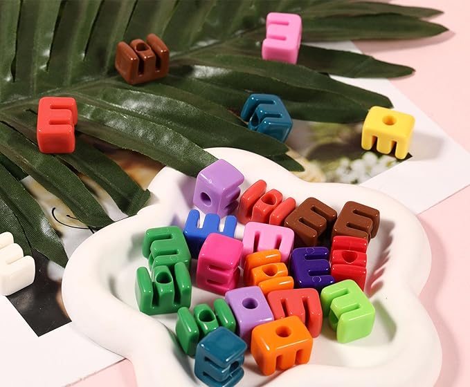 40 PCS Letter Beads 3D Acrylic 21mm x 14mm E Loose for Jewelry Making Bracelet Necklaces Keychain Phone Bag Chain Key Chains(Mixed Color E)