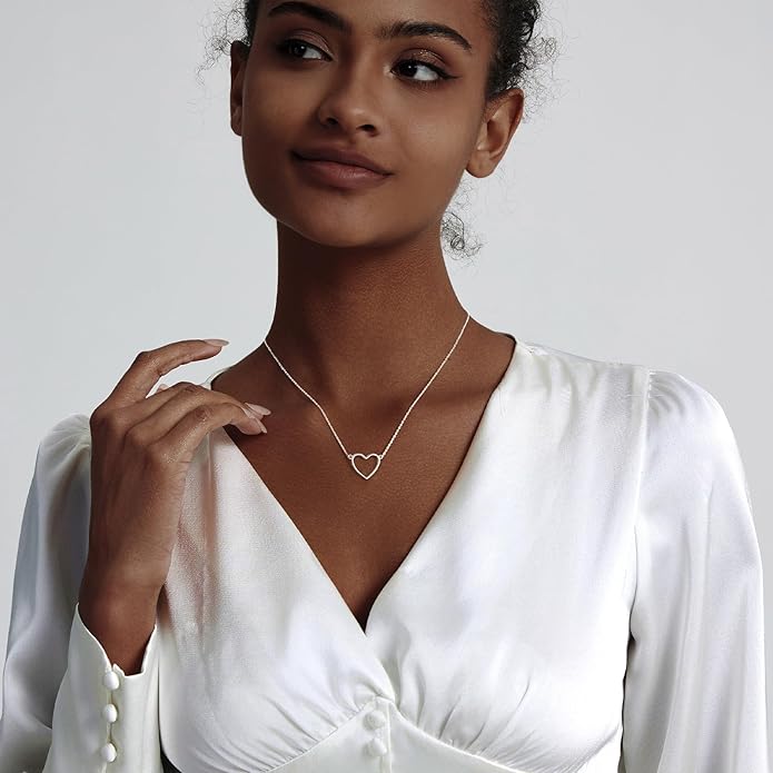 Airmb Cute Heart Necklace for Women Gold/Silver Plated Heart Pendant Choker Necklaces Tendy Love Heart Chain Necklace Dainty Gold/Silver Necklace Jewelry Gifts for Women