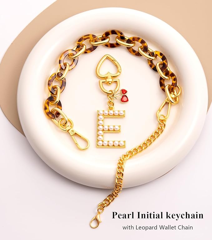Pearl Initial Keychain with Leopard Bag Charms Wallet Chain Women Cute Alphabet Keychains Charm for Purse Handbag