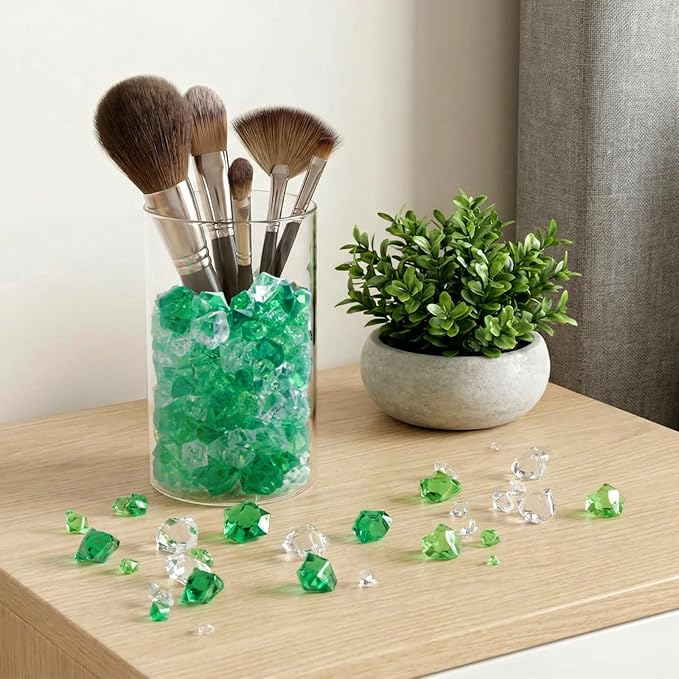 Syhood 570 Pcs 5 Sizes St Patricks Day Green and Clear Fake Crushed Ice Rocks Irish Acrylic Diamonds Plastic Gemstones Treasure Crystal Gems for Vase Fillers Table Scatter Centerpieces Decoration