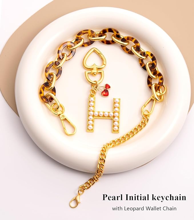 Pearl Initial Keychain with Leopard Bag Charms Wallet Chain Women Cute Alphabet Keychains Charm for Purse Handbag