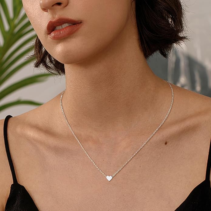 Airmb Cute Heart Necklace for Women Gold/Silver Plated Heart Pendant Choker Necklaces Tendy Love Heart Chain Necklace Dainty Gold/Silver Necklace Jewelry Gifts for Women