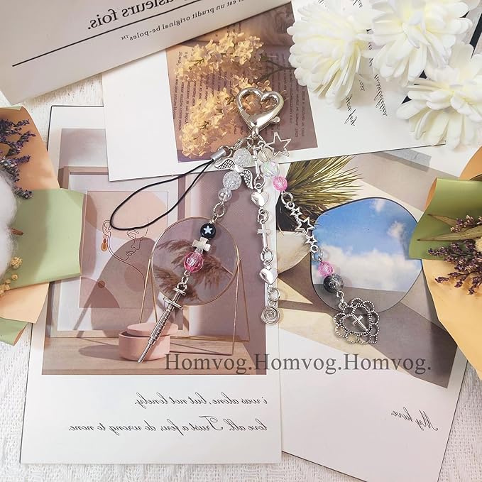 Cute Keychain Aesthetic Y2K Keychain Accessories Heart Butterfly Strawberry Bear Key Chain for Keys Bags Women Gifts