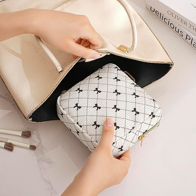 uekeboag Cute Small Corduroy Zipper Makeup Bag, Mini Coquette Aesthetic Pouch with Bear Pattern for for Purse,Key Pocket Lipstick Bag Card Holder Data Cable Organizer (15Beige bows)