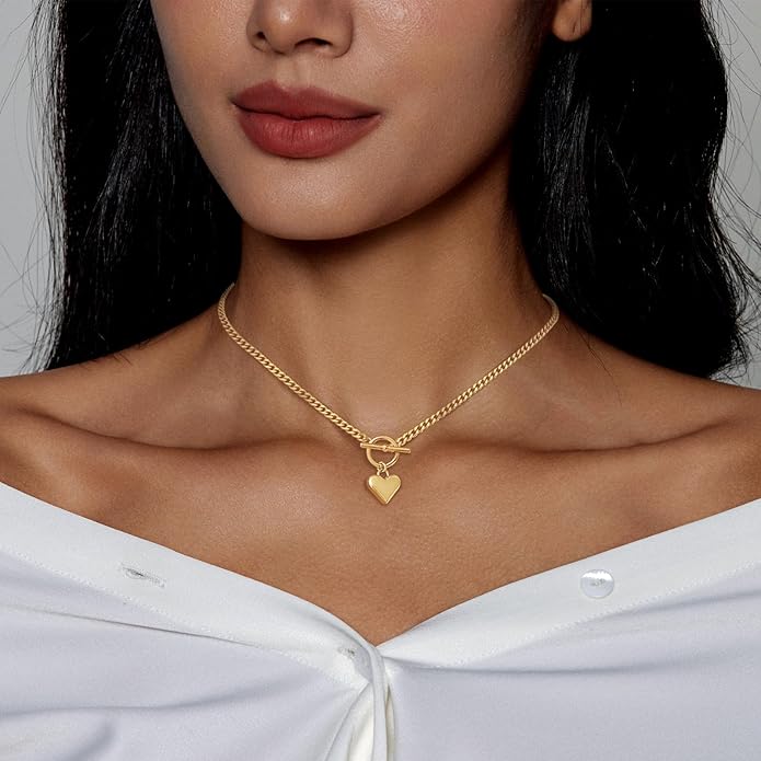 Airmb Cute Heart Necklace for Women Gold/Silver Plated Heart Pendant Choker Necklaces Tendy Love Heart Chain Necklace Dainty Gold/Silver Necklace Jewelry Gifts for Women