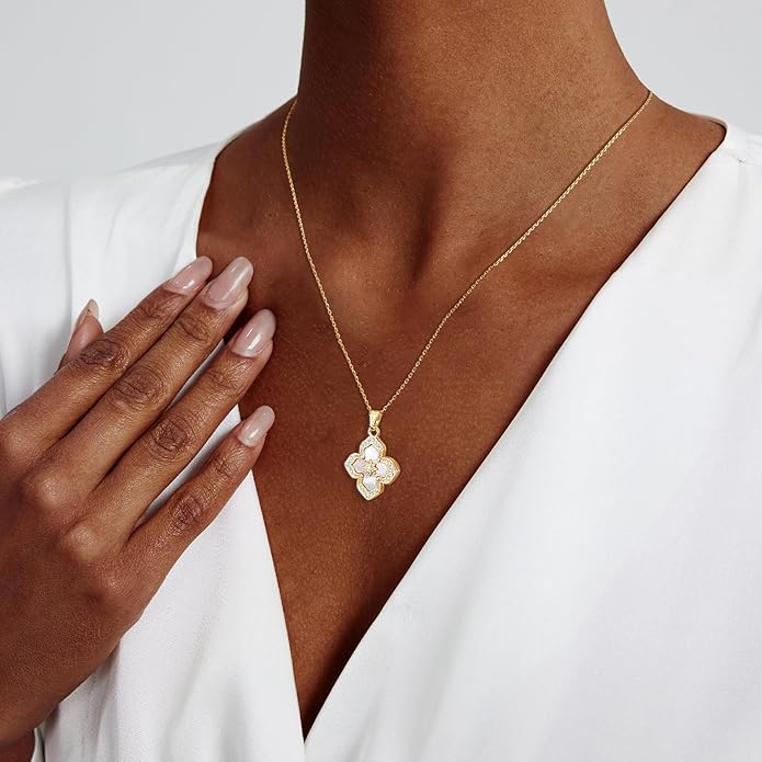 Luxval Diamond Pendant Gold Necklace for Women，Dainty 18k Gold Plated Choker Necklaces Simple Gold Jewelry Gifts for Women Girls