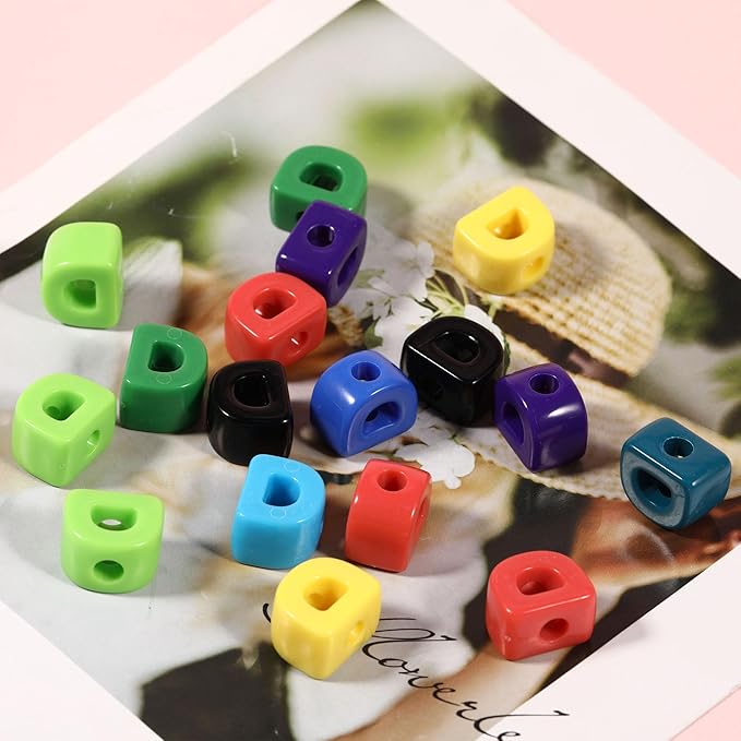 40 PCS Letter Beads 3D Acrylic 21mm x 15mm D Loose for Jewelry Making Bracelet Necklaces Keychain Phone Bag Chain Key Chains(Mixed Color D)
