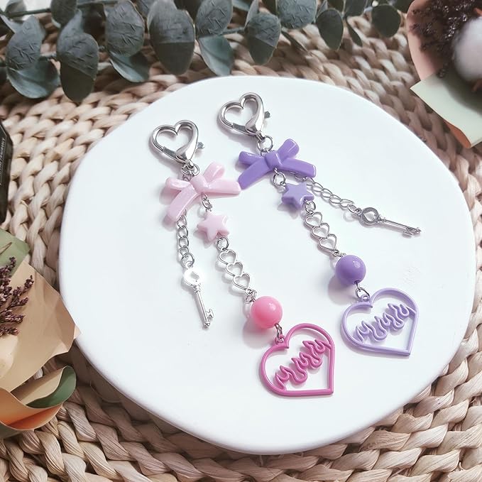 Cute Keychain Aesthetic Y2K Keychain Accessories Heart Butterfly Strawberry Bear Key Chain for Keys Bags Women Gifts
