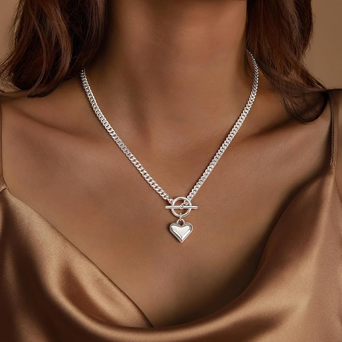 Airmb Cute Heart Necklace for Women Gold/Silver Plated Heart Pendant Choker Necklaces Tendy Love Heart Chain Necklace Dainty Gold/Silver Necklace Jewelry Gifts for Women