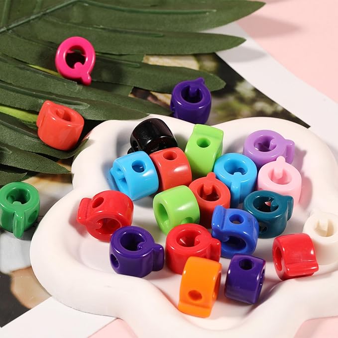 40 PCS Letter Beads 3D Acrylic 22mm x 18mm Q Loose for Jewelry Making Bracelet Necklaces Keychain Phone Bag Chain Key Chains(Mixed Color Q)