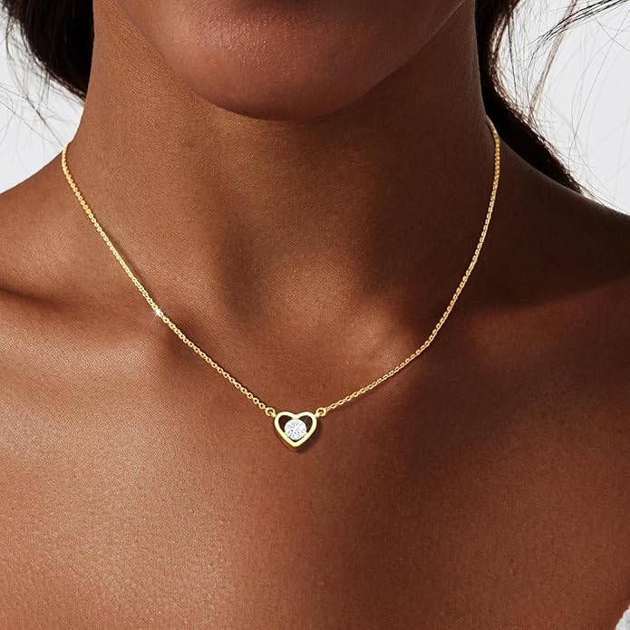 Airmb Cute Heart Necklace for Women Gold/Silver Plated Heart Pendant Choker Necklaces Tendy Love Heart Chain Necklace Dainty Gold/Silver Necklace Jewelry Gifts for Women