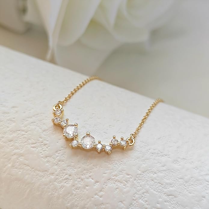 Luxval Diamond Pendant Gold Necklace for Women，Dainty 18k Gold Plated Choker Necklaces Simple Gold Jewelry Gifts for Women Girls