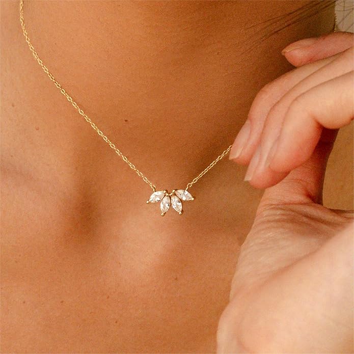 Luxval Diamond Pendant Gold Necklace for Women，Dainty 18k Gold Plated Choker Necklaces Simple Gold Jewelry Gifts for Women Girls