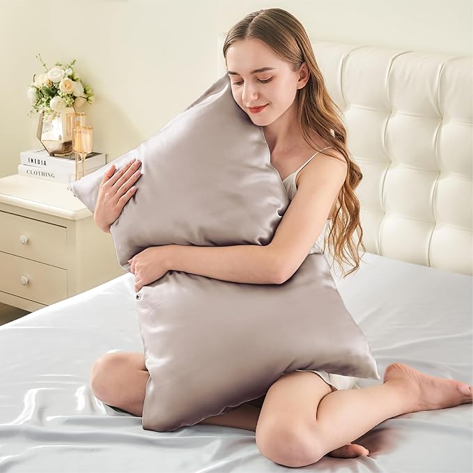 INFIIXSO Mulberry Silk Pillowcase for Hair and Skin, Silk Pillow Cases Standard Size with Hidden Zipper 20x26 Inches, Ultra Smooth and Soft Cooling Pillow Cases for Hot Sleepers(Caramel, 1 Pack)
