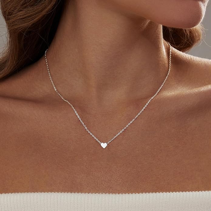 Airmb Cute Heart Necklace for Women Gold/Silver Plated Heart Pendant Choker Necklaces Tendy Love Heart Chain Necklace Dainty Gold/Silver Necklace Jewelry Gifts for Women