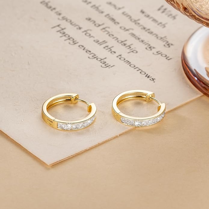 CHLOÉ LOVETT Gold Earrings 14K Gold Hoop Earrings for Women Diamond Hoop Earrings for Womens Earrings Dazzling Square Cubic Zirconia Gold Huggie Hoop Earrings 13mm 25mm