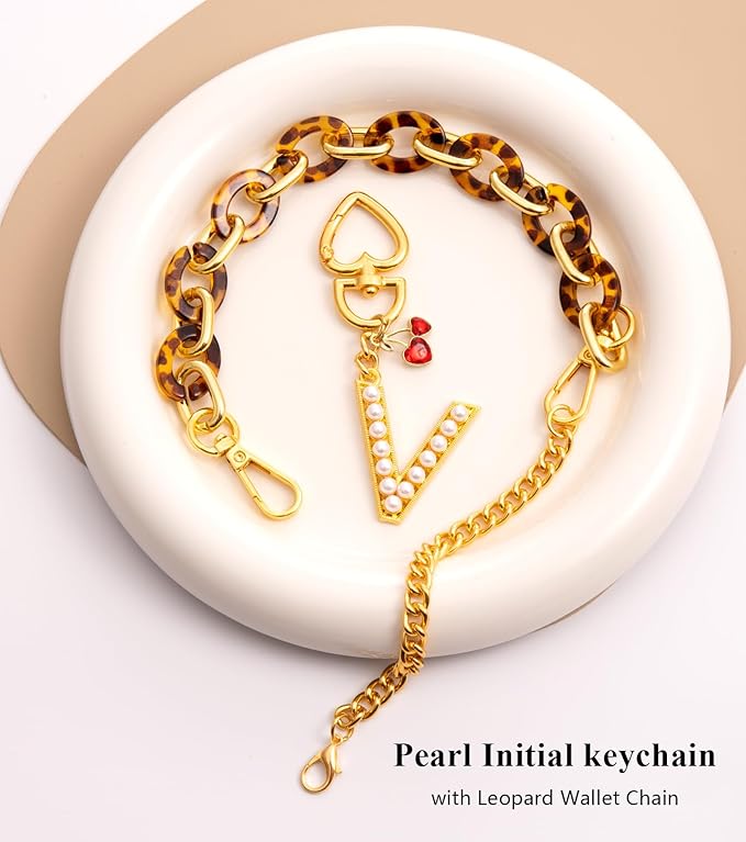 Pearl Initial Keychain with Leopard Bag Charms Wallet Chain Women Cute Alphabet Keychains Charm for Purse Handbag