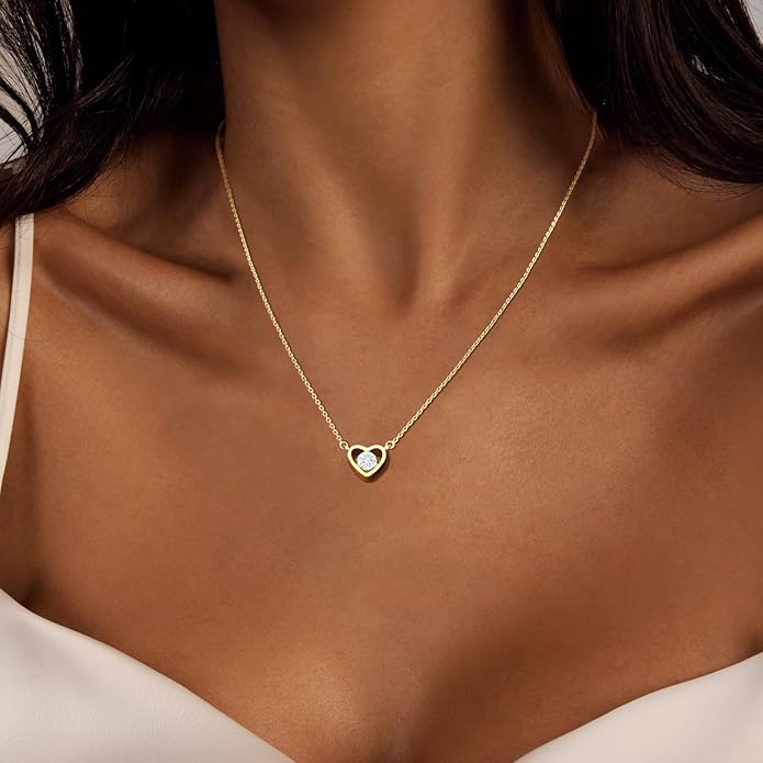 Airmb Cute Heart Necklace for Women Gold/Silver Plated Heart Pendant Choker Necklaces Tendy Love Heart Chain Necklace Dainty Gold/Silver Necklace Jewelry Gifts for Women