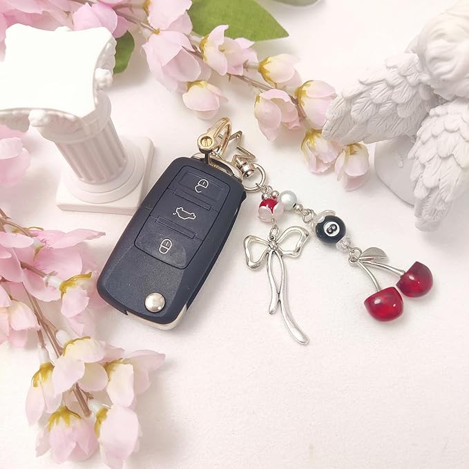 Cute Keychain Aesthetic Y2K Keychain Accessories Heart Butterfly Strawberry Bear Key Chain for Keys Bags Women Gifts