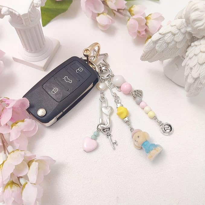 Cute Keychain Aesthetic Y2K Keychain Accessories Heart Butterfly Strawberry Bear Key Chain for Keys Bags Women Gifts