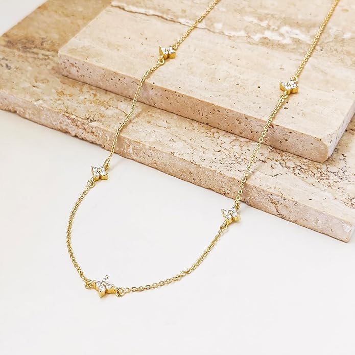 Luxval Diamond Pendant Gold Necklace for Women，Dainty 18k Gold Plated Choker Necklaces Simple Gold Jewelry Gifts for Women Girls