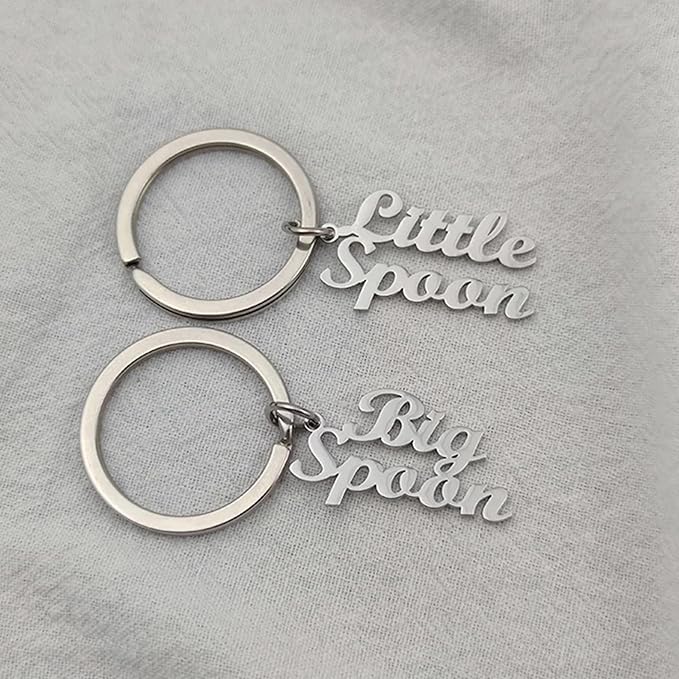 Personalized Name Keychain Custom Stainless Steel Letters Pendant as Special Christmas Gift for Women Girls