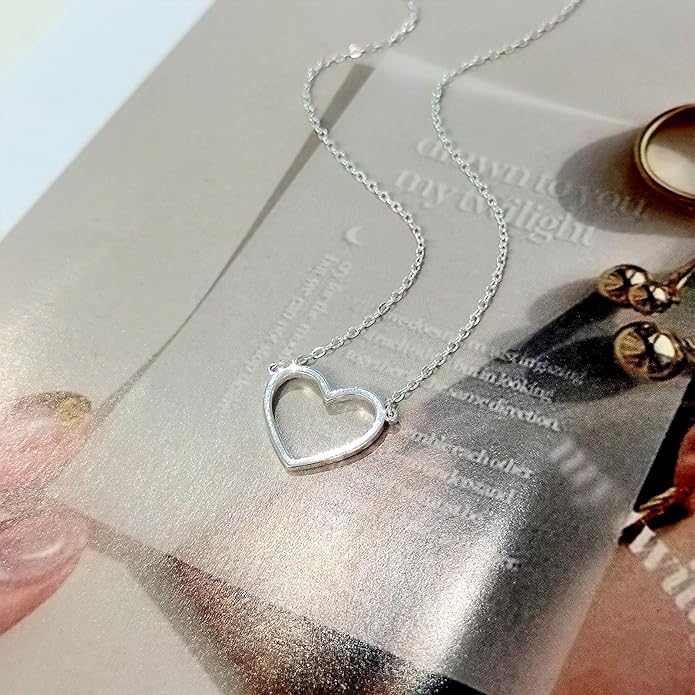 Airmb Cute Heart Necklace for Women Gold/Silver Plated Heart Pendant Choker Necklaces Tendy Love Heart Chain Necklace Dainty Gold/Silver Necklace Jewelry Gifts for Women