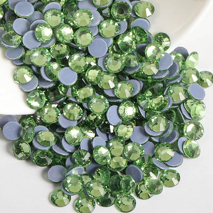 Beadsland Hotfix Rhinestones, 2880pcs Flatback Crystal Rhinestones for Crafts Clothes DIY Decorations, Light Green, SS8, 2.3-2.5mm