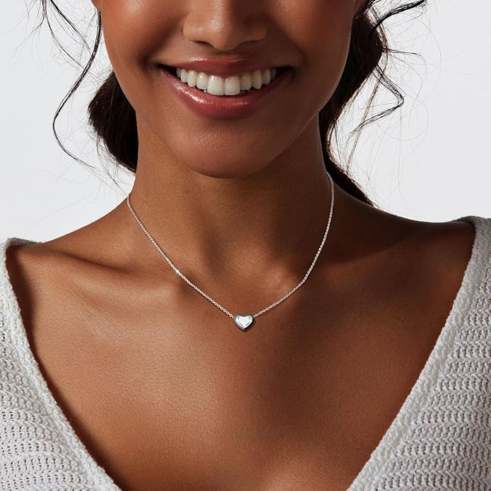 Airmb Cute Heart Necklace for Women Gold/Silver Plated Heart Pendant Choker Necklaces Tendy Love Heart Chain Necklace Dainty Gold/Silver Necklace Jewelry Gifts for Women