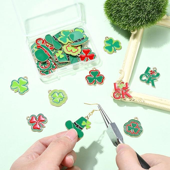 Stiesy 30 Pcs Mixed Styles St. Patrick's Day Theme Charms Pendants Enamel Luck Clover Leaf Green Hat Charms for Jewelry Crafts Necklace Bracelets Earring Making DIY Party Presents