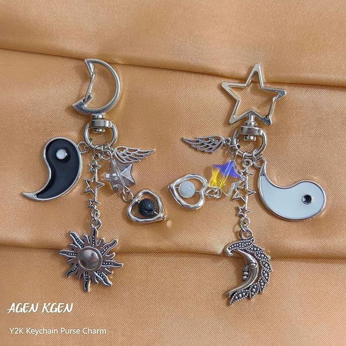 Novelty keychains Aesthetic Y2K Keychain Charms Stylish Keychains Accessories for Women Bag Purse Gifts