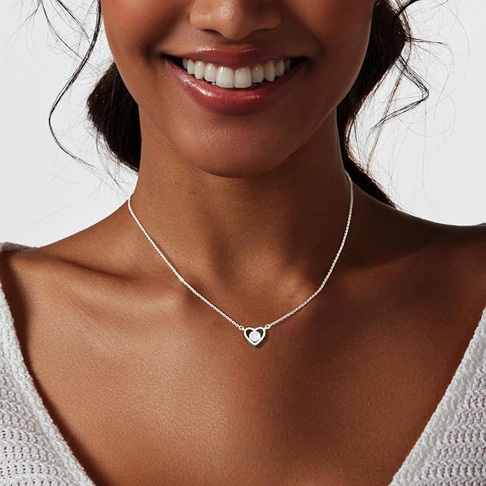 Airmb Cute Heart Necklace for Women Gold/Silver Plated Heart Pendant Choker Necklaces Tendy Love Heart Chain Necklace Dainty Gold/Silver Necklace Jewelry Gifts for Women