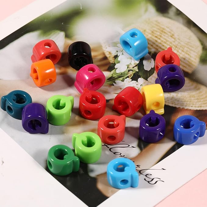 40 PCS Letter Beads 3D Acrylic 22mm x 18mm Q Loose for Jewelry Making Bracelet Necklaces Keychain Phone Bag Chain Key Chains(Mixed Color Q)