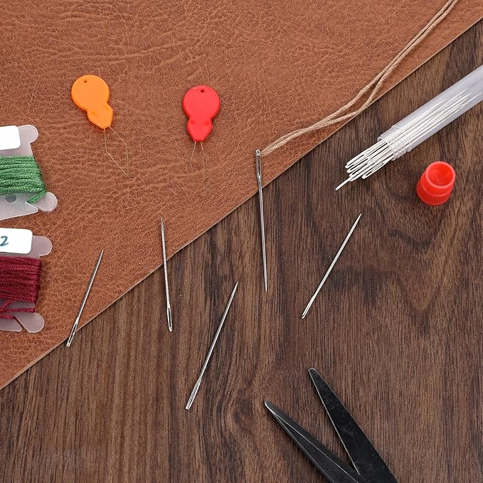 30 PCS Leather Needles for Hand Stitching Large Eye Sewing Needles Heavy Duty 5 Size Hand Sewing Needle Stainless Steel Yarn Knitting Quilting Needle with Threader for Upholstery Carpet Crafts Repair